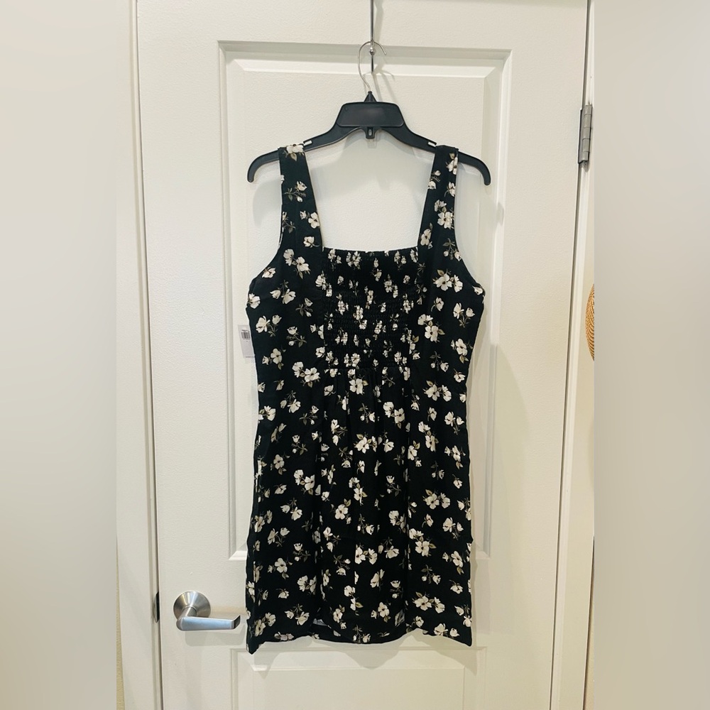 NEW…Old Navy Floral Linen Blend Dress - Picture 4 of 5